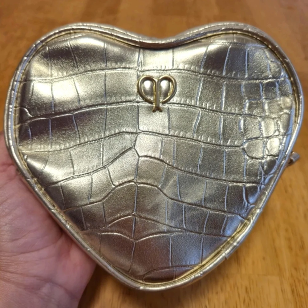 Cle‎ de Peau golden Quilted Cosmetic Bag